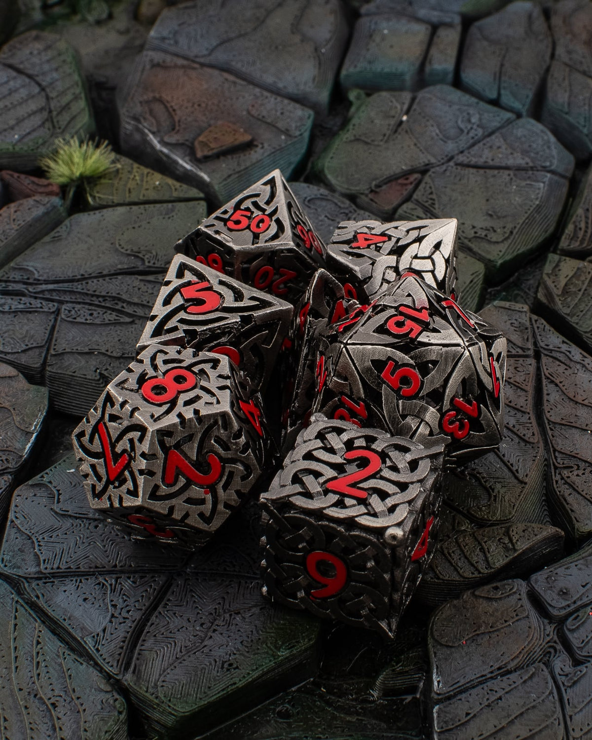 Knotwork Labyrinth | Hollow Metal D&D Dice Set | 7 Piece