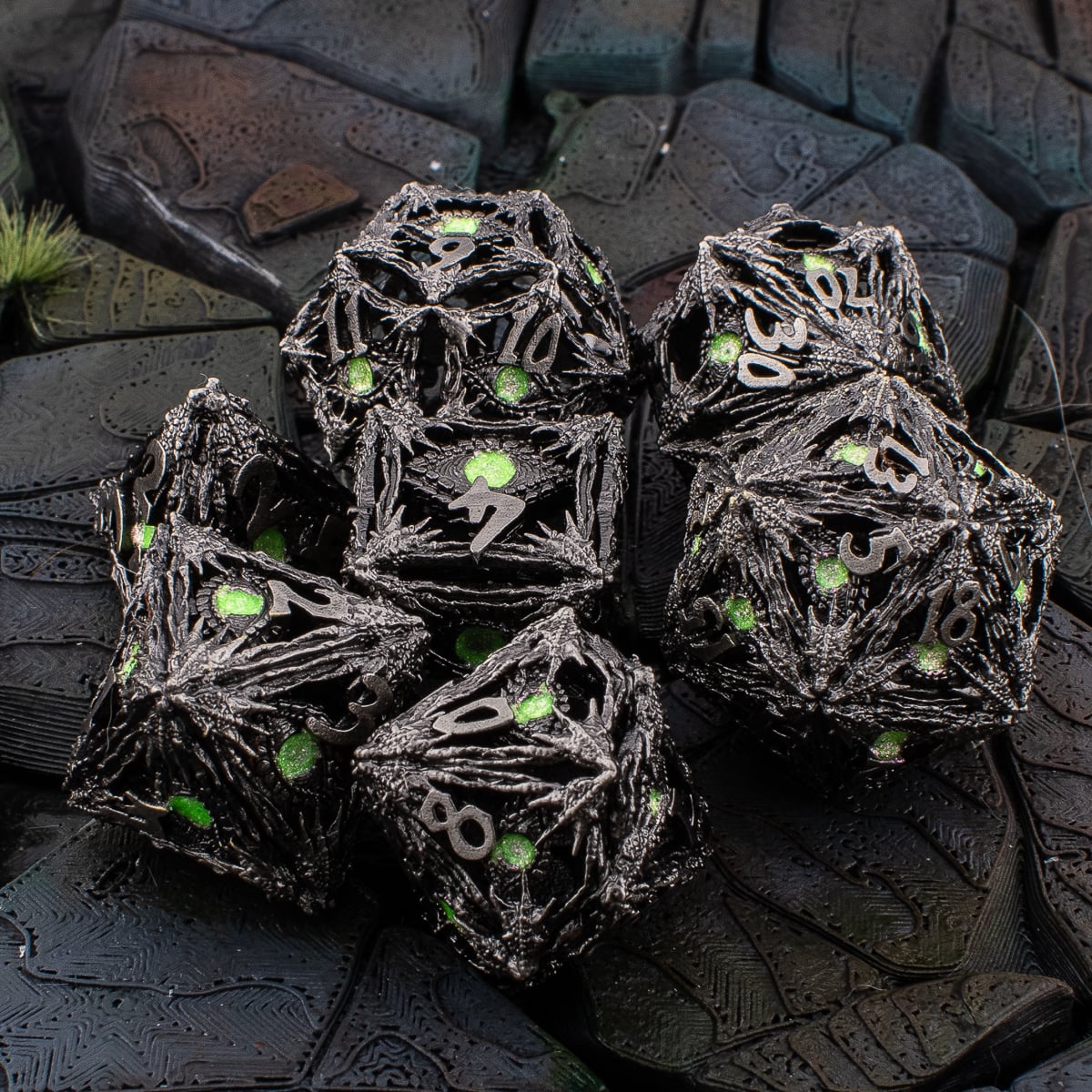 Venom Dragon Eye | Hollow Metal D&D Dice Set | 7 Piece