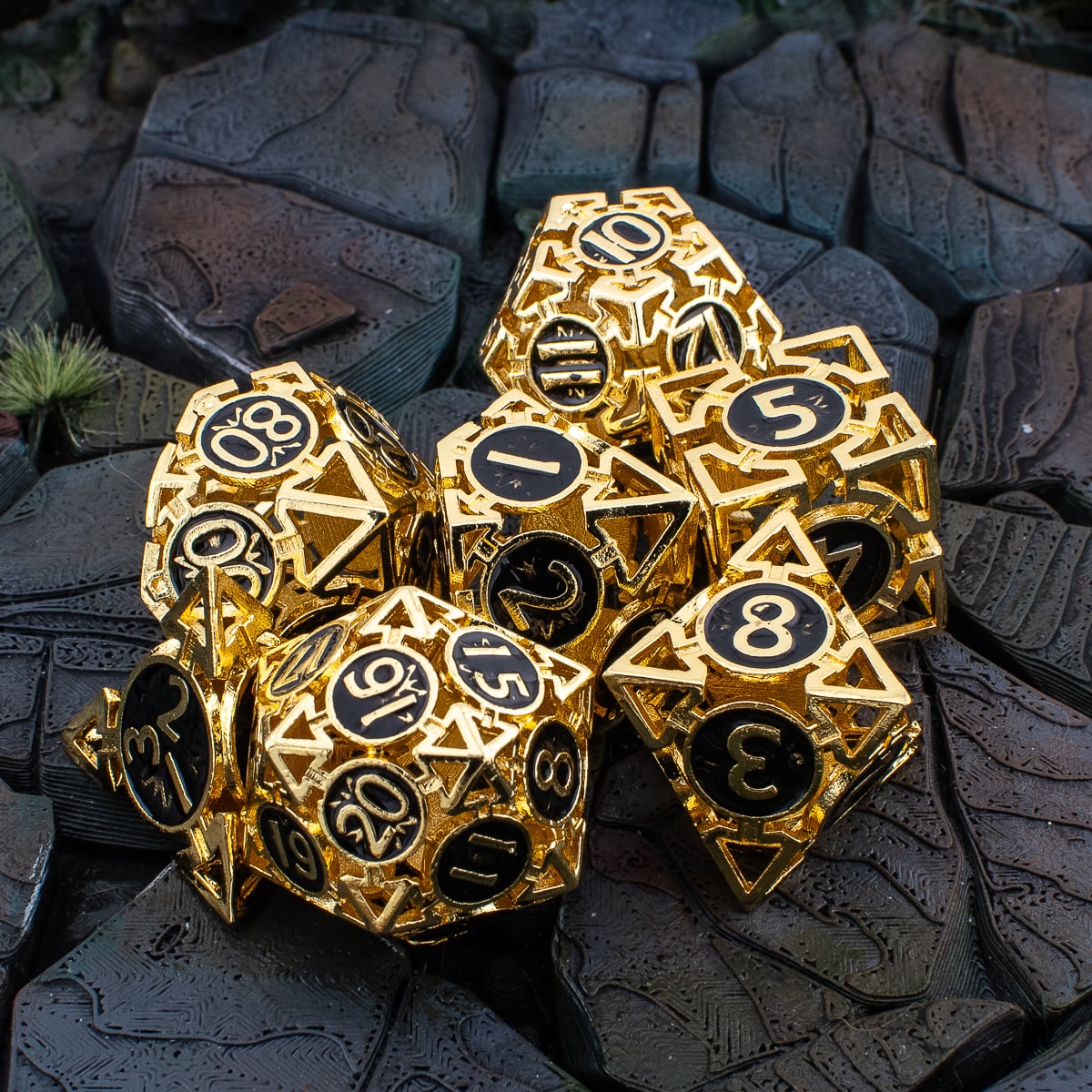 Golden Arrow | Hollow Metal D&D Dice Set | 7 Piece